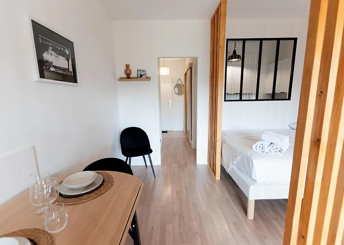 Renove 4 Pers 15 Min Croisette Et Plages Daire